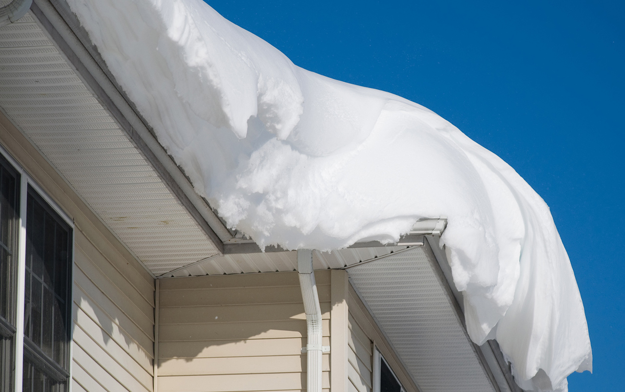 We offer cottage roof snow removal services throughout Bruce County