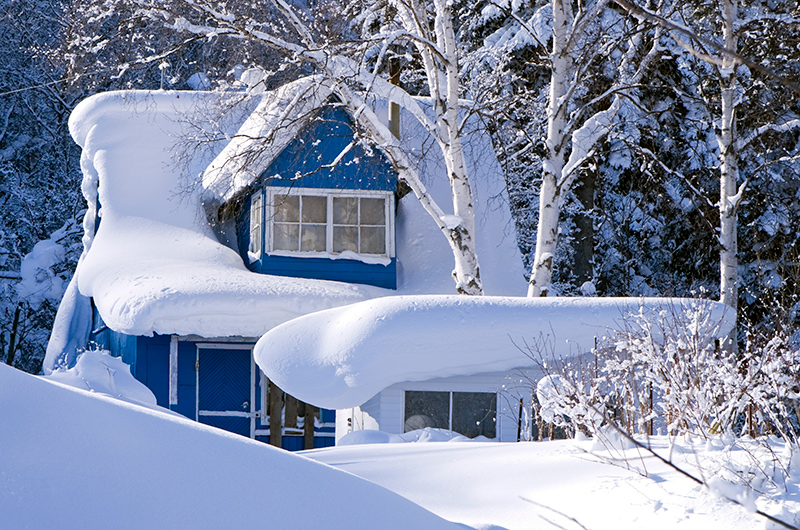 We offer cottage roof snow removal services throughout the Bruce Peninsula